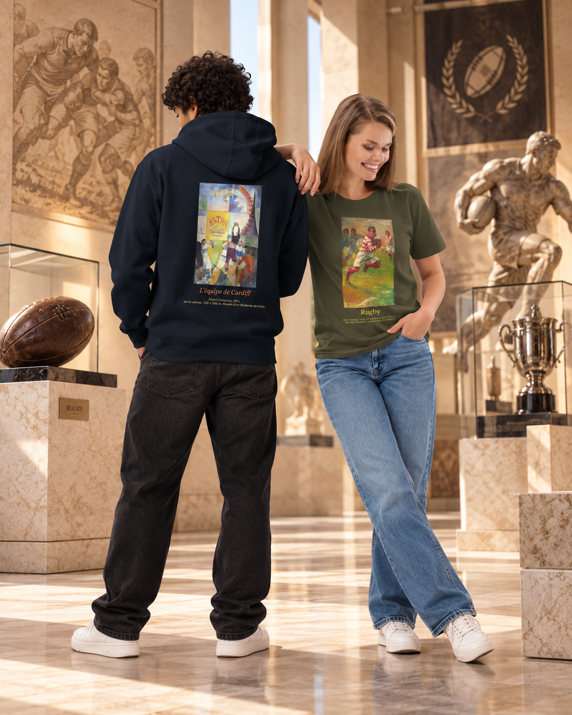 Collection Rugby Euphron : hoodie L'équipe de Cardiff de Robert Delaunay et T-shirt Rugby de Jean Jacoby dans un musée dédié au rugby