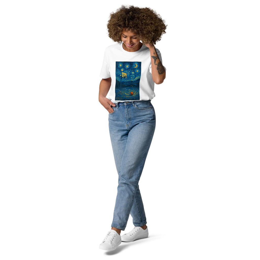 T-shirt Euphron « Basketball Playground Under The Starry Night », coloris blanc : un terrain de basket sous La Nuit étoilée de Van Gogh – vue de face