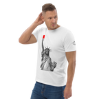 T-shirt Euphron « Liberty's Red Card », coloris blanc : la statue de la Liberté brandit un carton rouge – vue de trois quarts